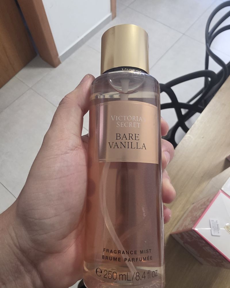 Bare Vanilla, frasco do body mist