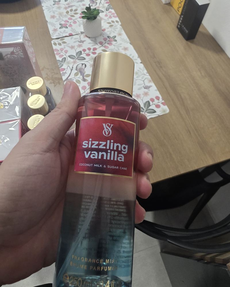 Sizzling Vanilla, frasco do body mist
